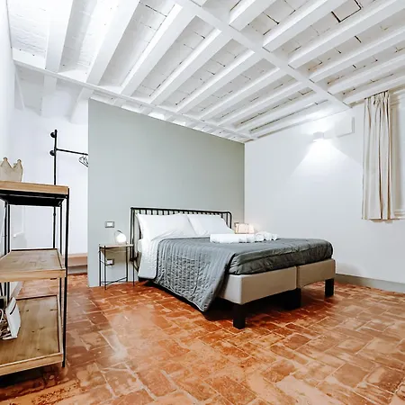 Prestige, La Porta Sul Centro Lägenhet Modena