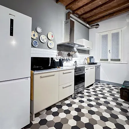 Prestige, La Porta Sul Centro